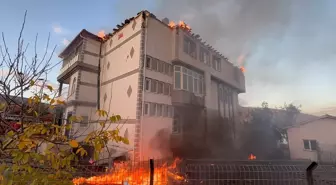 Kulu'da Üç Katlı Binada Yangın Çıktı