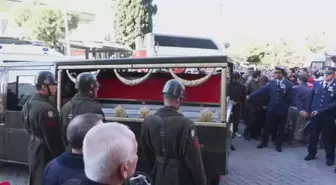 Şehit Gökhan Korkmaz'ın naaşı helallik için evinin önüne getirildi