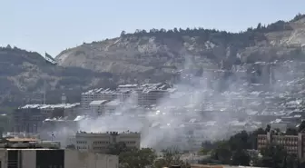 Şam'ın Mezze Bölgesine Füze Saldırısı: Yaralılar Var