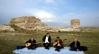 Ercişli Sanatçılardan Kuraklığa Dikkat Çekmek İçin Türkü