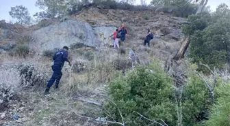 Kemer'de Dağda Mahsur Kalan Kişi Kurtarıldı