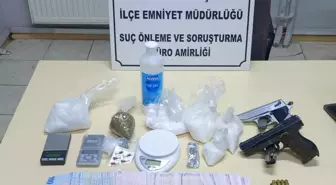 İzmir'de Uyuşturucu Operasyonu: İki Şüpheli Tutuklandı