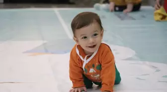 Rize'de Renkli Bebek Emekleme Yarışması Düzenlendi