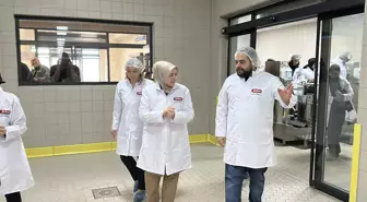 Tuğba Işık Ercan, Ezine'deki Peynir Üretim Tesisini Ziyaret Etti