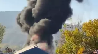 Amasya'da Plastik Malzeme Deposunda Yangın Çıktı