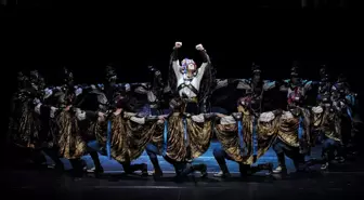 Anadolu Ateşi'nin 'Troya' Gösterisi AKM'de Sahnelendi