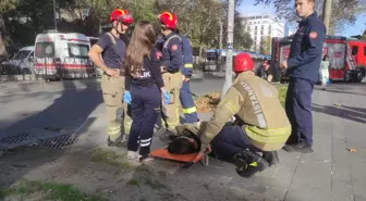 Tramvay Motosikletliye Çarptı: Sürücü Hastaneye Kaldırıldı