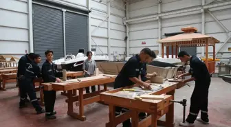 İskenderun'daki Öğrenciler, Bosphorus Boat Show için Tekne Üretiyor