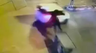 Adana'da Hafif Ticari Araç Atı Ezdi