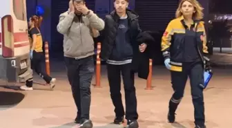 Şişede durduğu gibi durmadı, düştü, kulağı koptu