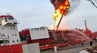 Ukrayna'da Türk Bayraklı 'Orinda' Gemisinde Yangın Çıktı