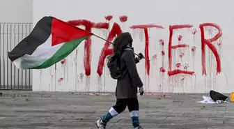 Berlin'de Filistin Destekçileri Soykırım Protestosu Düzenledi
