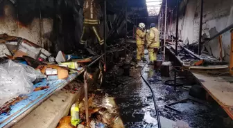 Silivri'de Otomotiv Parça Deposunda Yangın Çıktı