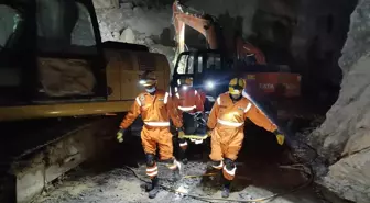 Hindistan'da Taş Ocağında Göçük: Ölü Sayısı 7'ye Yükseldi