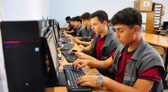 Manisa'daki Öğrencilerden Ekonomik ve Eğitimsel Katkı