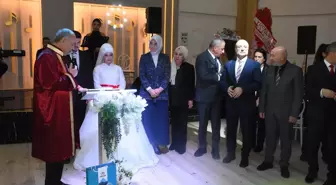 Afyonkarahisar Valisi Yiğitbaşı, nikah şahitliği yaptı