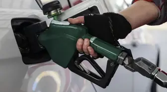 Akaryakıta bir zam daha! Psikolojik sınıra dayandı