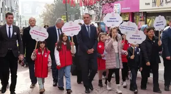 Karabük'te Dünya Çocuk Hakları Günü Yürüyüşü Düzenlendi