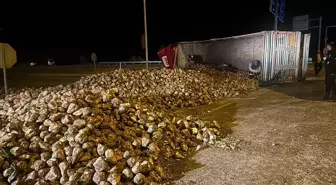 Çorum'da Otomobil ile Tır Çarpıştı: 3 Yaralı