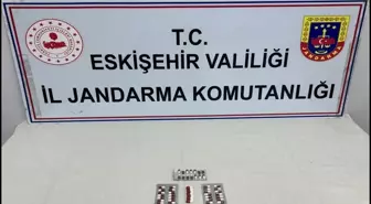 Eskişehir'de Jandarma Denetiminde 53 Sentetik Uyuşturucu Hap Ele Geçirildi