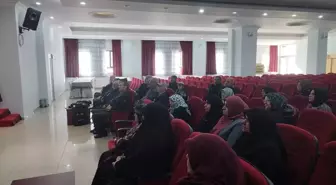 Tokat'ın Almus ilçesinde umreye gidecek vatandaşlara eğitim verildi