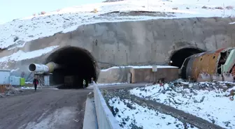 Yüksekova'daki T2 Tünelinin Yapımına Başlandı