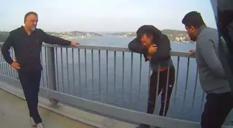 15 Temmuz Şehitler Köprüsü'nde intihar etmek isteyen şahsı kurtardılar