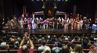 Eşeğin Gölgesi Oyununun Galası Gerçekleşti