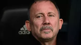 Beşiktaş taraftarından Sergen Yalçın ve yönetime istifa tepkisi