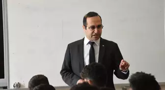 Görme Engelli Öğretmen Öğrencilerine İlham Veriyor