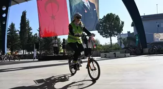 Kadirli'de 'Sağlıklı Nesiller İçin Pedallıyoruz' Bisiklet Turu Düzenlendi