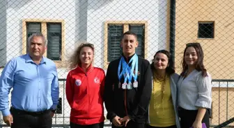 Özel Gereksinimli Sporcu Ulaş Yılmazoğlu, Dünya Şampiyonası'nda 4 Madalya Kazandı