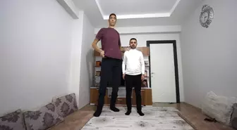 Dünyanın En Uzun Adamı Sultan Kösen, İngiltere'de Belgesel Çekimlerine Katılacak