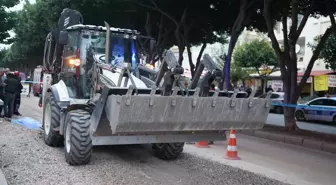 Antalya'da Kepçe Kazası: 84 Yaşındaki Adam Hayatını Kaybetti