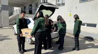 Yüksekova'da Öğrenciler 6 Köy Okuluna 1500 Kitap Götürdü
