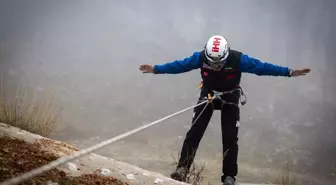 İHH Malatya Şubesi'nden İple İniş Eğitimi