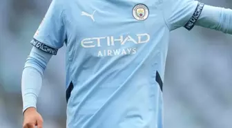 Oxford'da hukuk okumak için Manchester City'de futbolu bıraktı