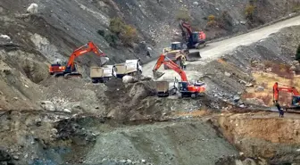 Divriği'de Maden Göçüğünde Kaybolan Şantiye Müdürü İçin Arama Çalışmaları Devam Ediyor