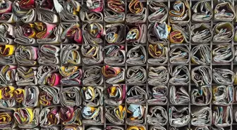 'Müşteri ne içtiğini bilsin' diye 18 yıldır biriktiriyor! Binlercesini dükkanında sergiliyor