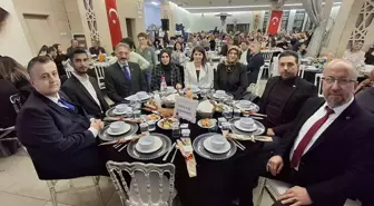 AK Parti Beypazarı, Öğretmenler Günü'nde Öğretmenleri Ziyaret Etti