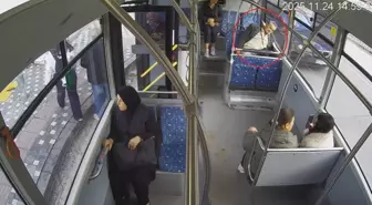 Bursa'da Belediyede Fenalaşan Yolcu Hastaneye Yetiştirildi