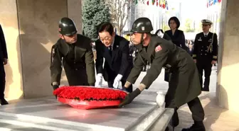 Güney Kore Cumhurbaşkanı Lee Jae Myung Anıtta Anma Törenine Katıldı