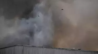 Londra'nın Southall Bölgesinde Büyük Yangın