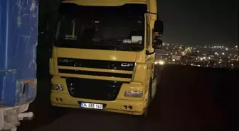 Kocaeli'de Feci Kaza: Tır ve Motosiklet Çarpıştı, İki Sürücü Hayatını Kaybetti