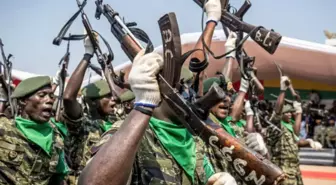 9 kez darbe yaşayan ülkede kriz! Silahlar çekildi