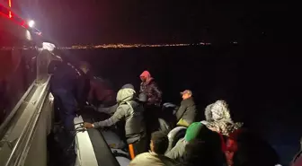 İzmir Açıklarında 43 Düzensiz Göçmen Yakalandı ve Kurtarıldı