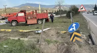 Karabük'te Tırla Çarpışan Kamyonun Sürücüsü Yaralandı
