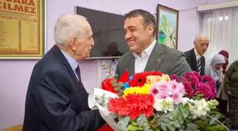 Vali Sözer, Huzurevindeki Emekli Öğretmenlerle Bir Araya Geldi