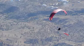 Cudi Dağı'nda Yamaç Paraşütü Etkinliği