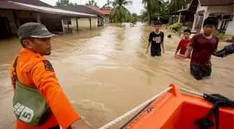 Endonezya'da Sel ve Toprak Kaymaları: 23 Kişi Hayatını Kaybetti